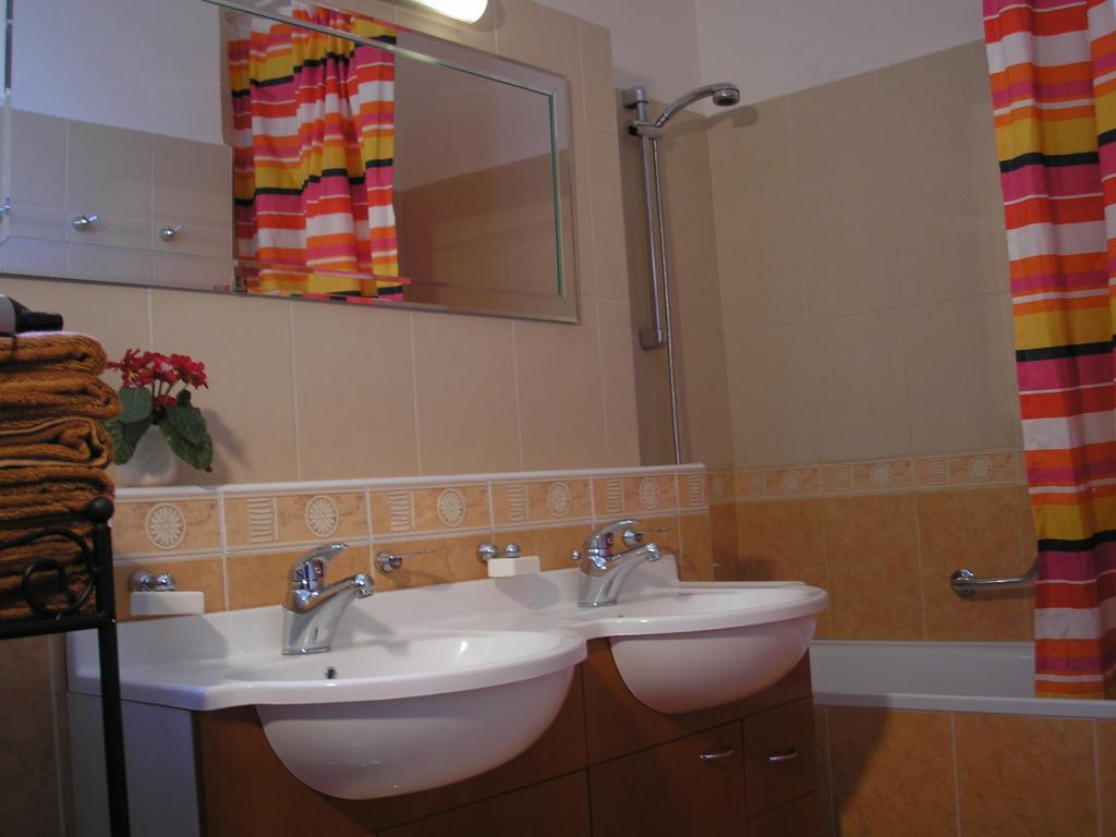 Vacation Apartment Up To 10 Pozsony Szoba fotó