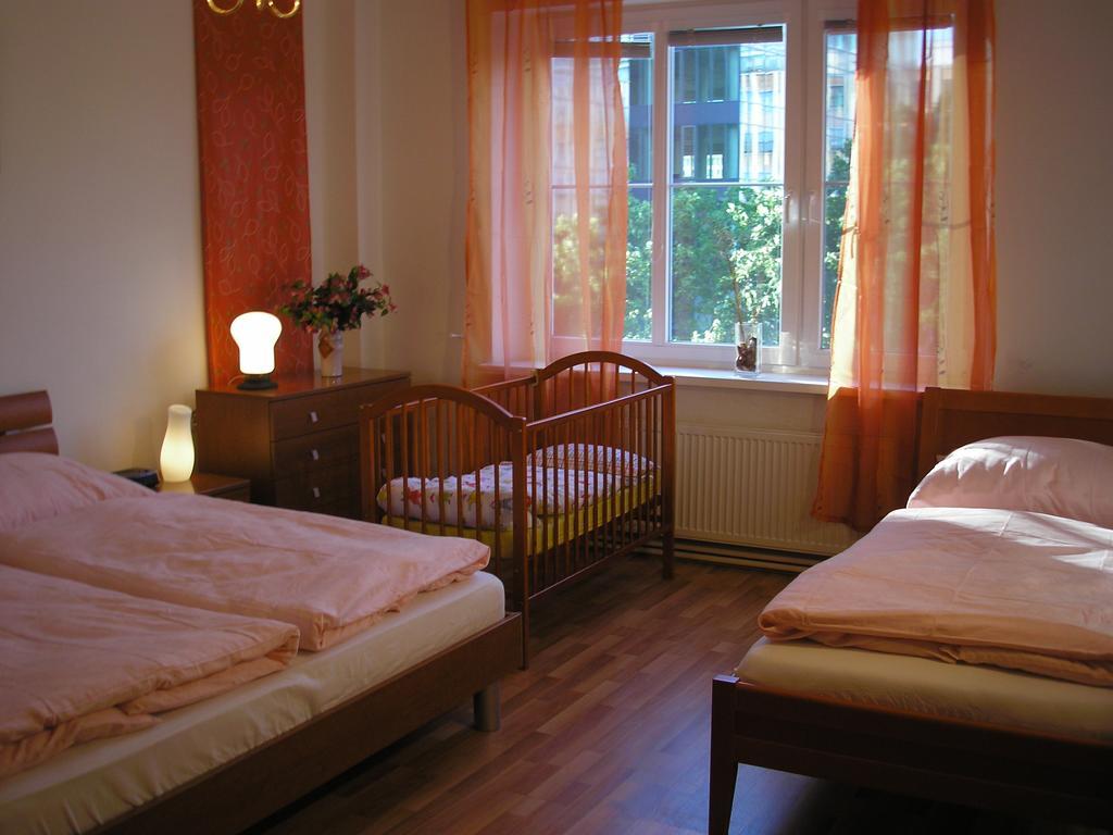 Vacation Apartment Up To 10 Pozsony Szoba fotó