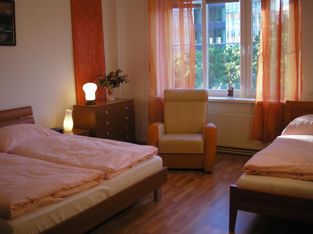 Vacation Apartment Up To 10 Pozsony Szoba fotó